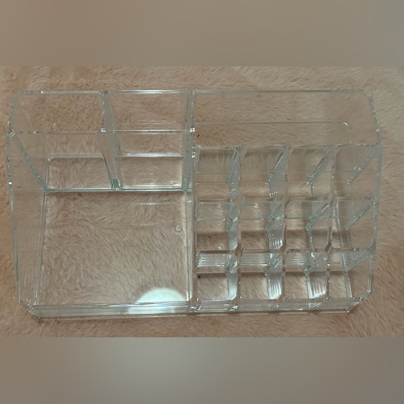 Acrylic Makeup Organizer : 16 compartments - Picture 2 of 4